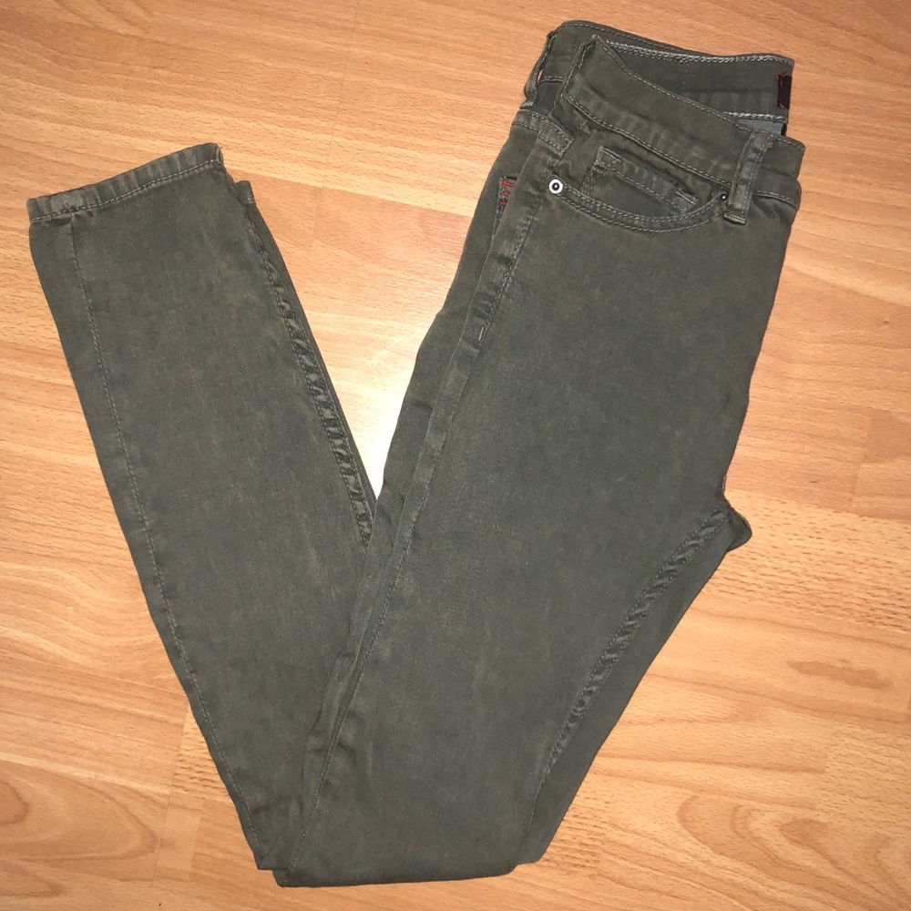 NEW w/o tag UO BDG High Rise Army Green Jeans